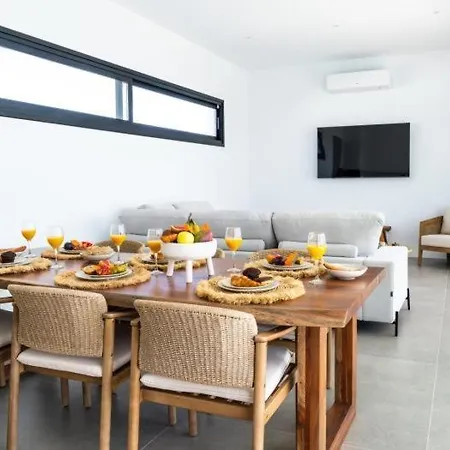 Вилла Private With Heated Pool In 1 - Lanzarote
