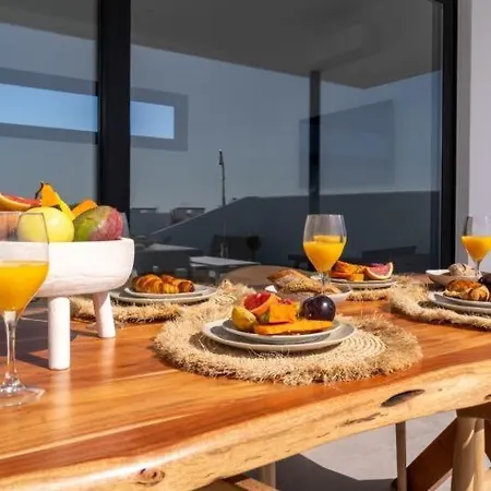 Private With Heated Pool In 1 - Lanzarote Коста Бланка