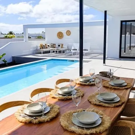 Private With Heated Pool In 1 - Lanzarote Вилла Коста Бланка